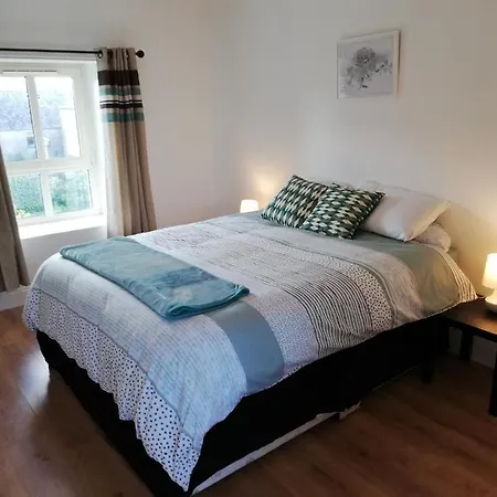 Apartment Mcgrath's Bar & *