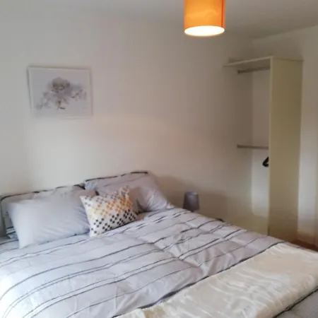 Mcgrath's Bar & Appartement Causeway