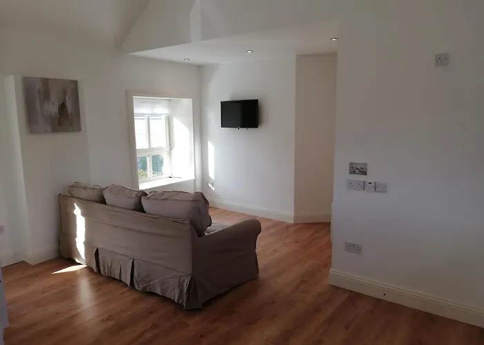 Mcgrath's Bar & * Causeway