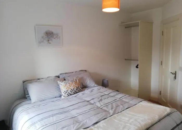 Mcgrath's Bar & Apartmán Causeway